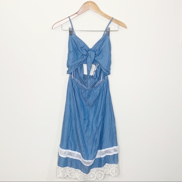 Lovers & Friends Blue Chambray Denim Lace Cutout Tie Front Saffron Midi Dress - Picture 3 of 9